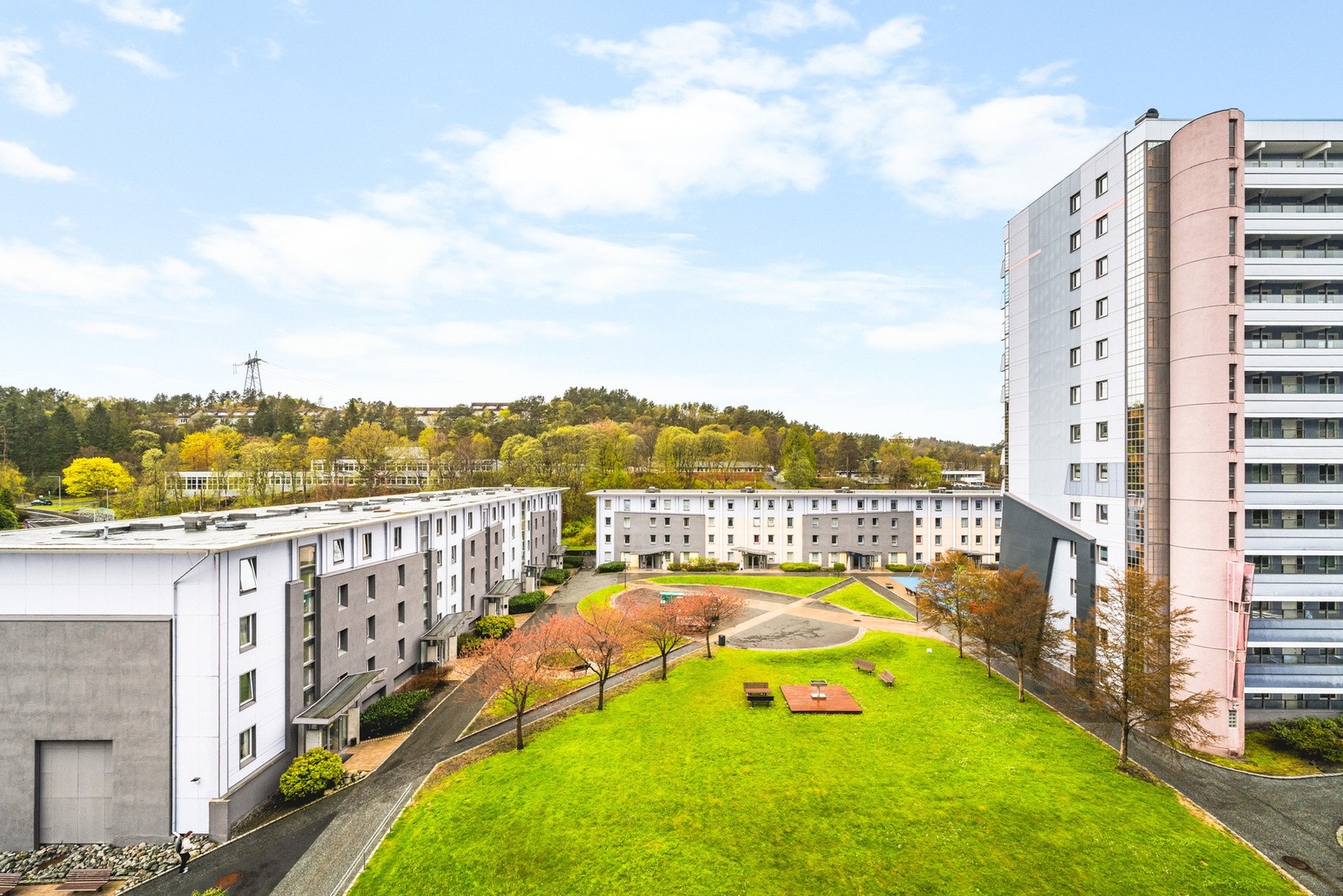 Fra balkongen kan du nyte en herlig utsikt. Galleribilde
