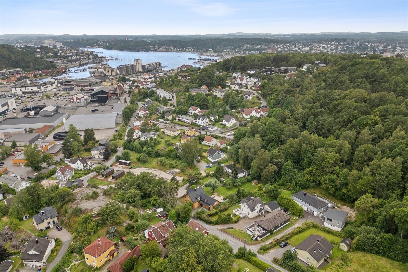 Fra eiendommen er det kort avstand til Sandefjord sentrum og fjorden. Galleribilde