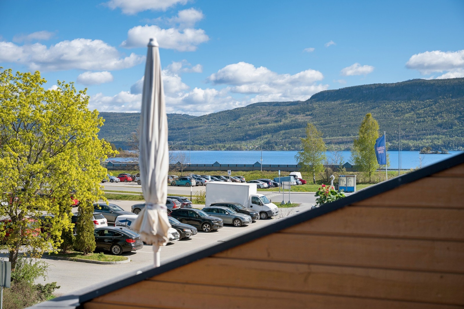 Herfra får du et glimt av Steinsfjorden. Galleribilde