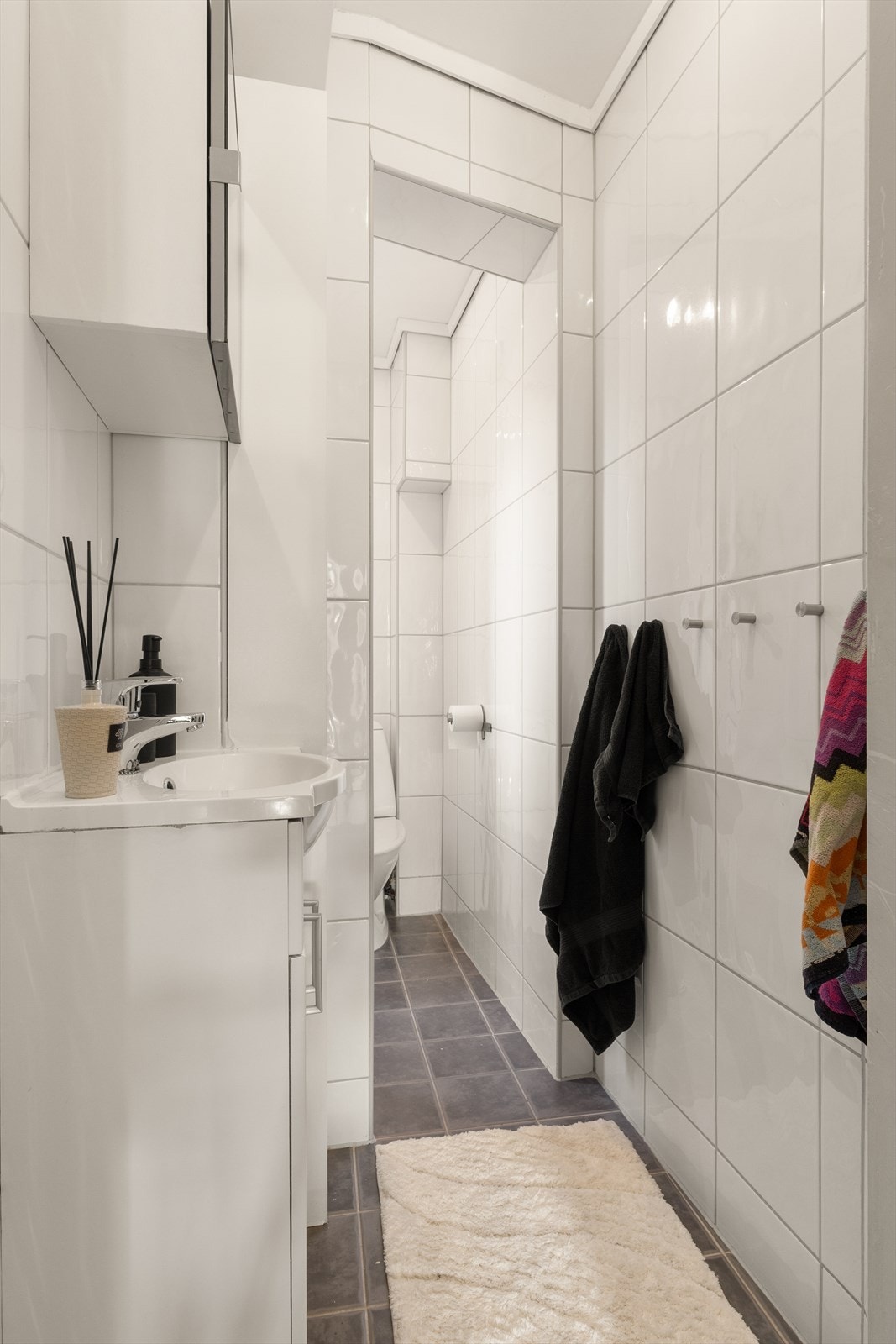 Bad/wc med fliser og varmekabler Galleribilde