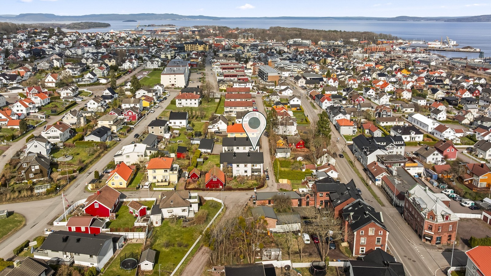 Nærmeste busstopp, Rybergsgate, ligger kun to minutter unna og har hyppige avganger med linje 02, 70 med flere. Galleribilde