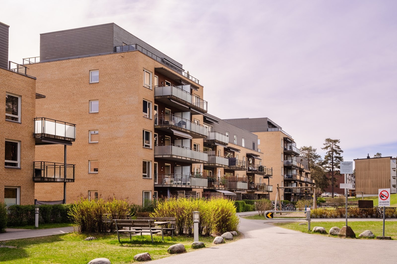 Moderne leilighetsbygg fra 2015 i et etablert og familievennlig boligområde på Vestre Trasop. Galleribilde