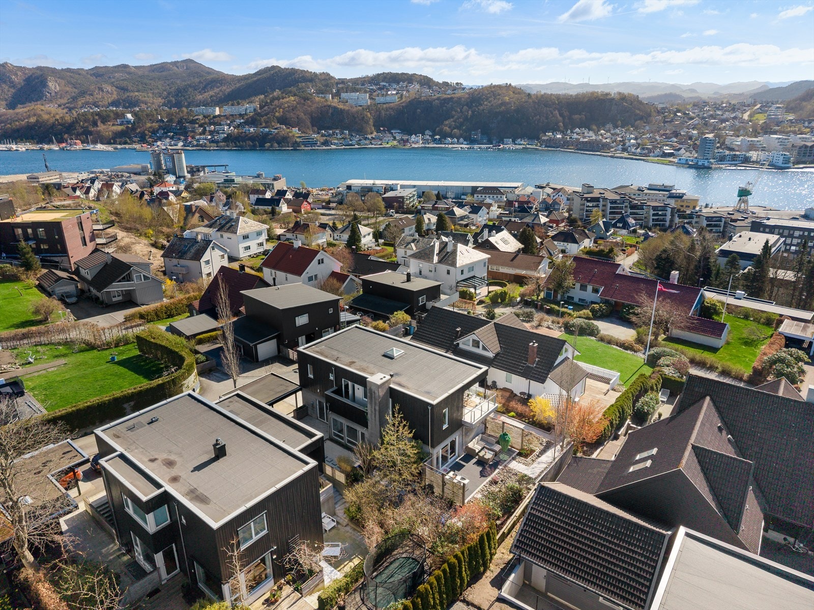 Enkel hverdagslogistikk med kort vei til regionens knutepunkter, Kvadrat og Forus er nesten nabo. Galleribilde