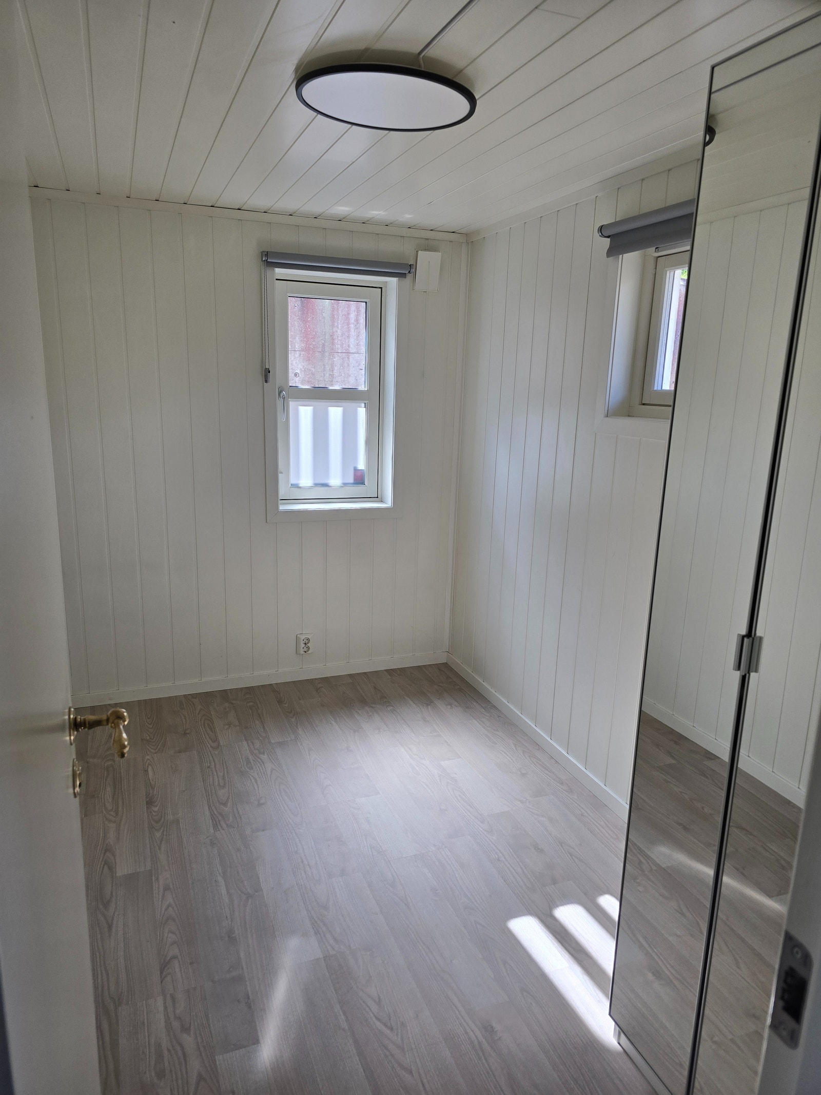 Soverom 2 med Pax garderobeskap 75cm Galleribilde