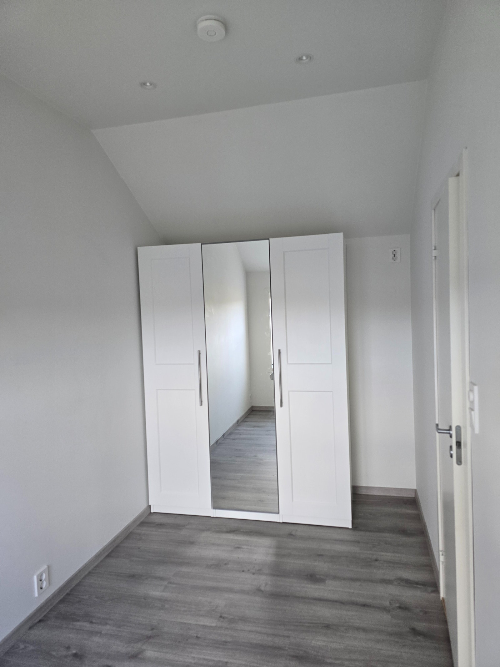 Hovedsoverom med Pax garderobeskap 150cm Galleribilde