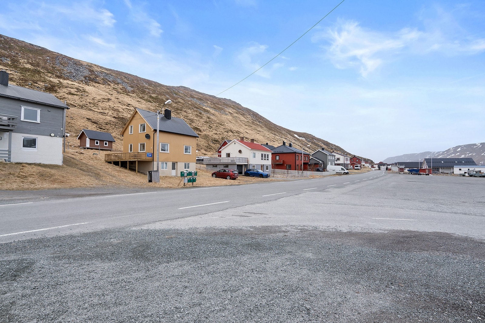 Midt i bygda Galleribilde