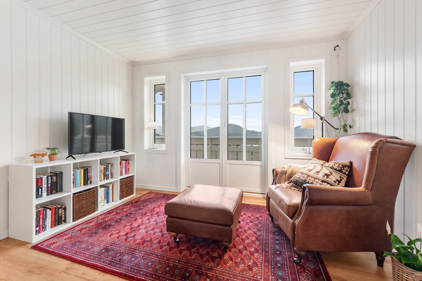 Utgang til veranda frå loftstue Galleribilde