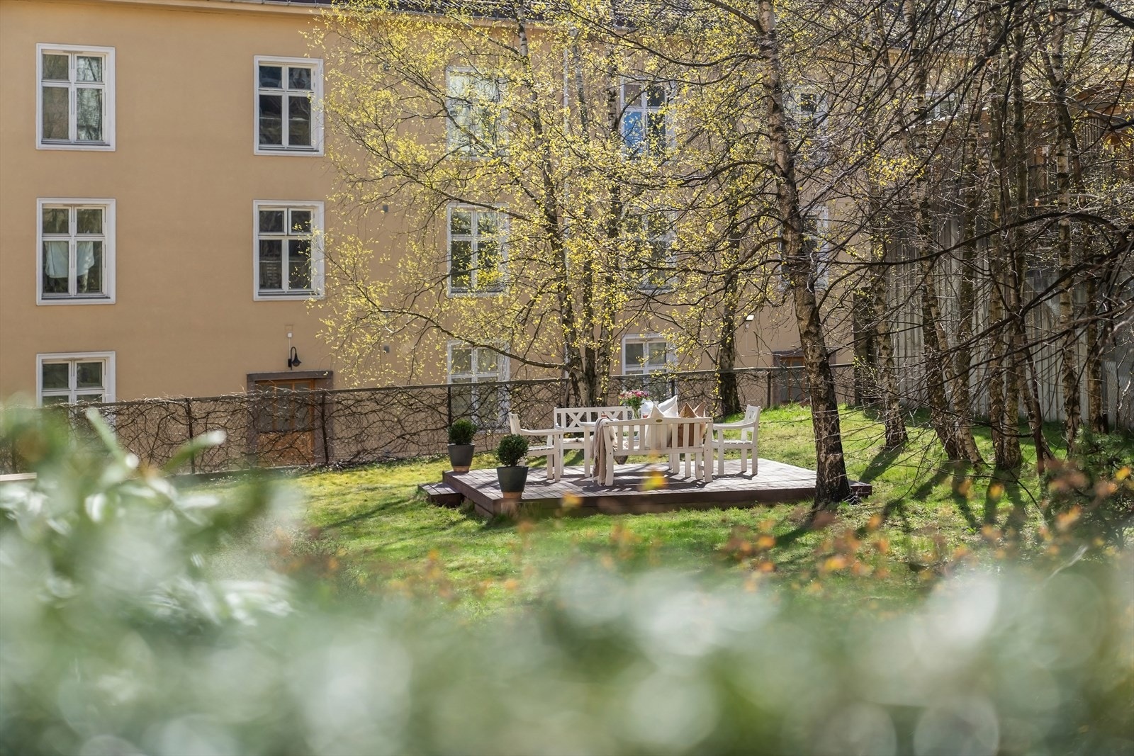 Bakgårdsområdet oppleves som en privat park for beboerne. Galleribilde