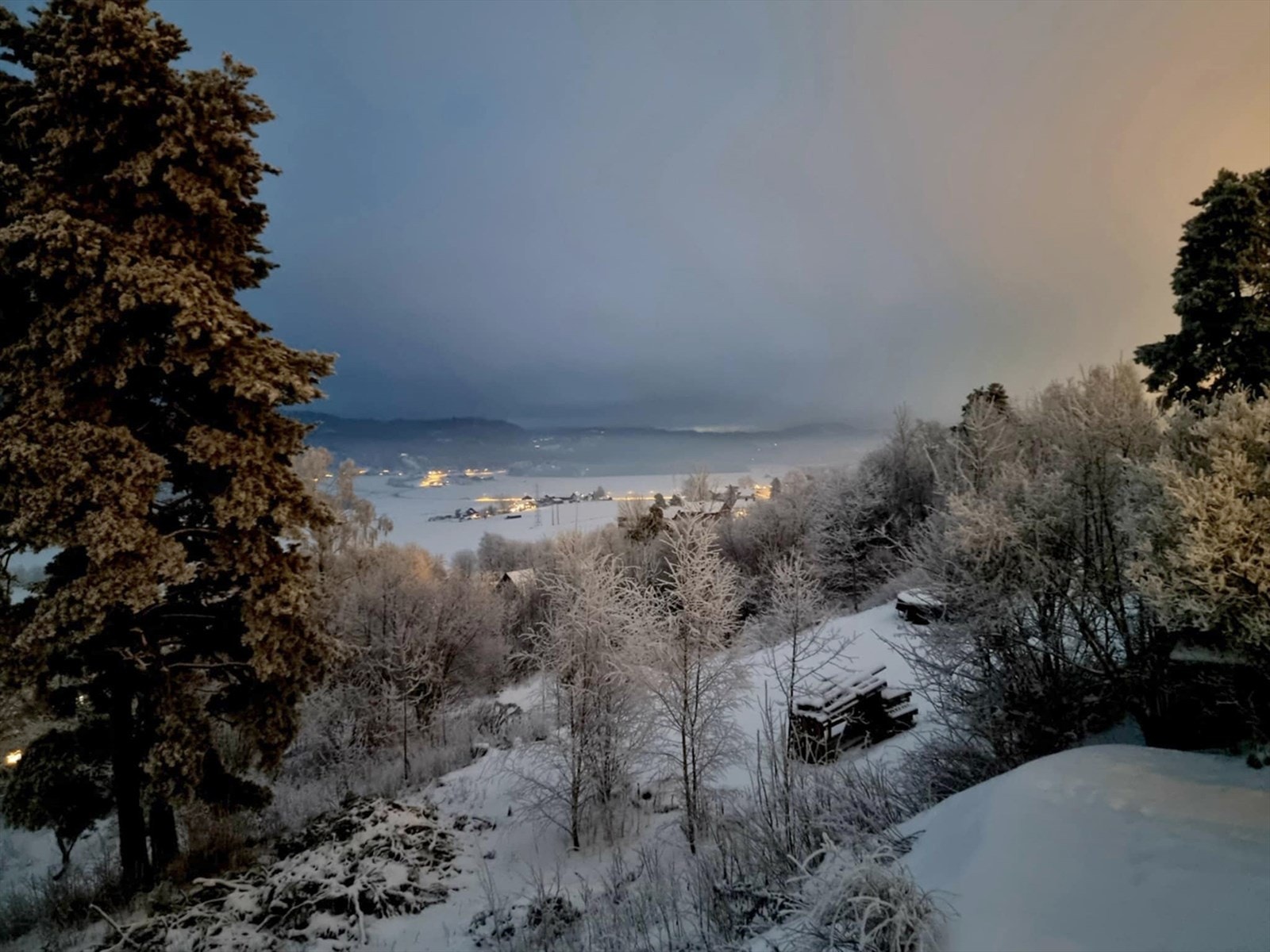 Lekker winter wonderland- utsikt fra verandaen Galleribilde