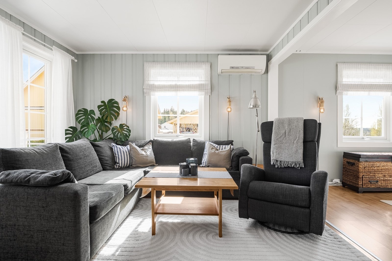 Stuen i utleieleiligheten har god standard. Galleribilde