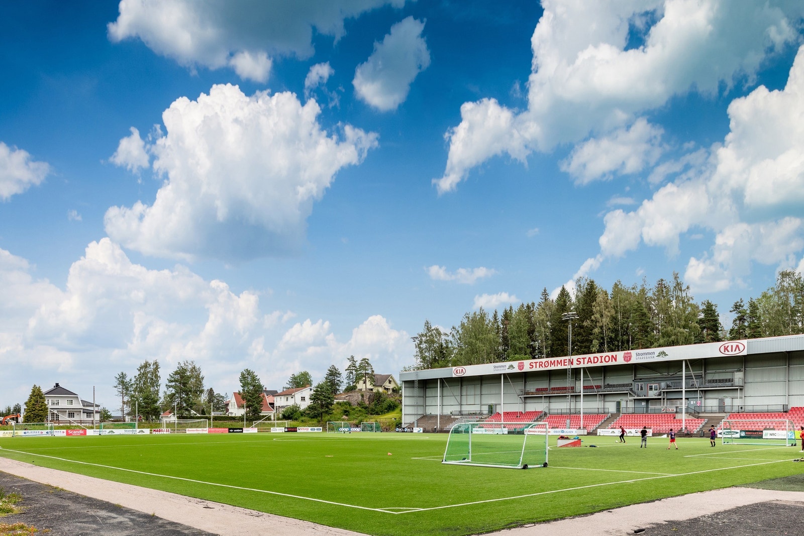 Strømmen Stadion er en del av det lokale idrettstilbudet. Galleribilde