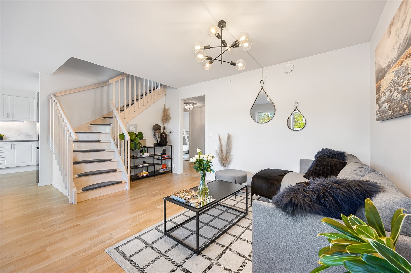 Stue med trapp til 3. etg. Galleribilde