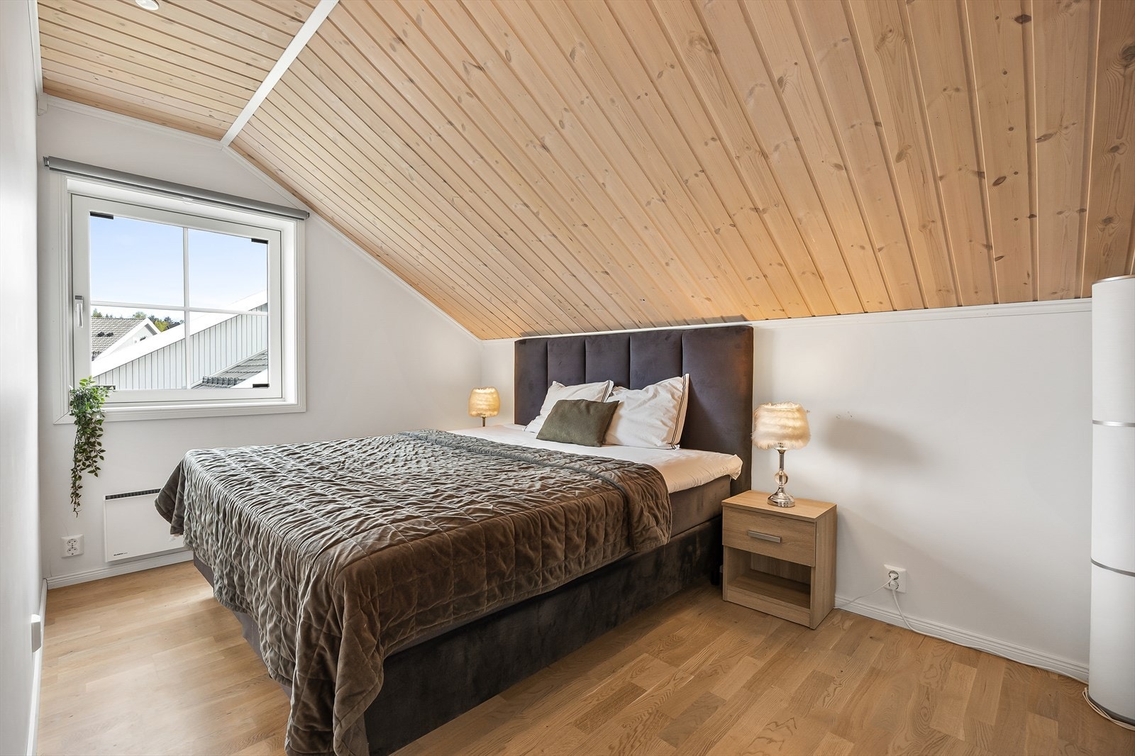 Soverom i loftsetasjen. Galleribilde