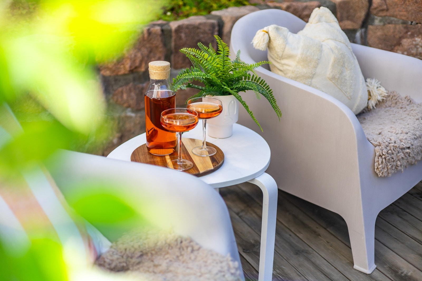 Uteområdet byr på kos og hygge. Galleribilde