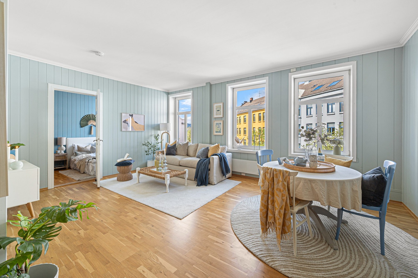 Velkommen til Ulstadløkkveien 9 A! En lys, innbydende og fin selveierleilighet, hvor man virkelig har godt med lysinnslipp. God takhøyde i stua er det også! Foto: Jens Martin Nervik (Krogstad&Nervik). Galleribilde