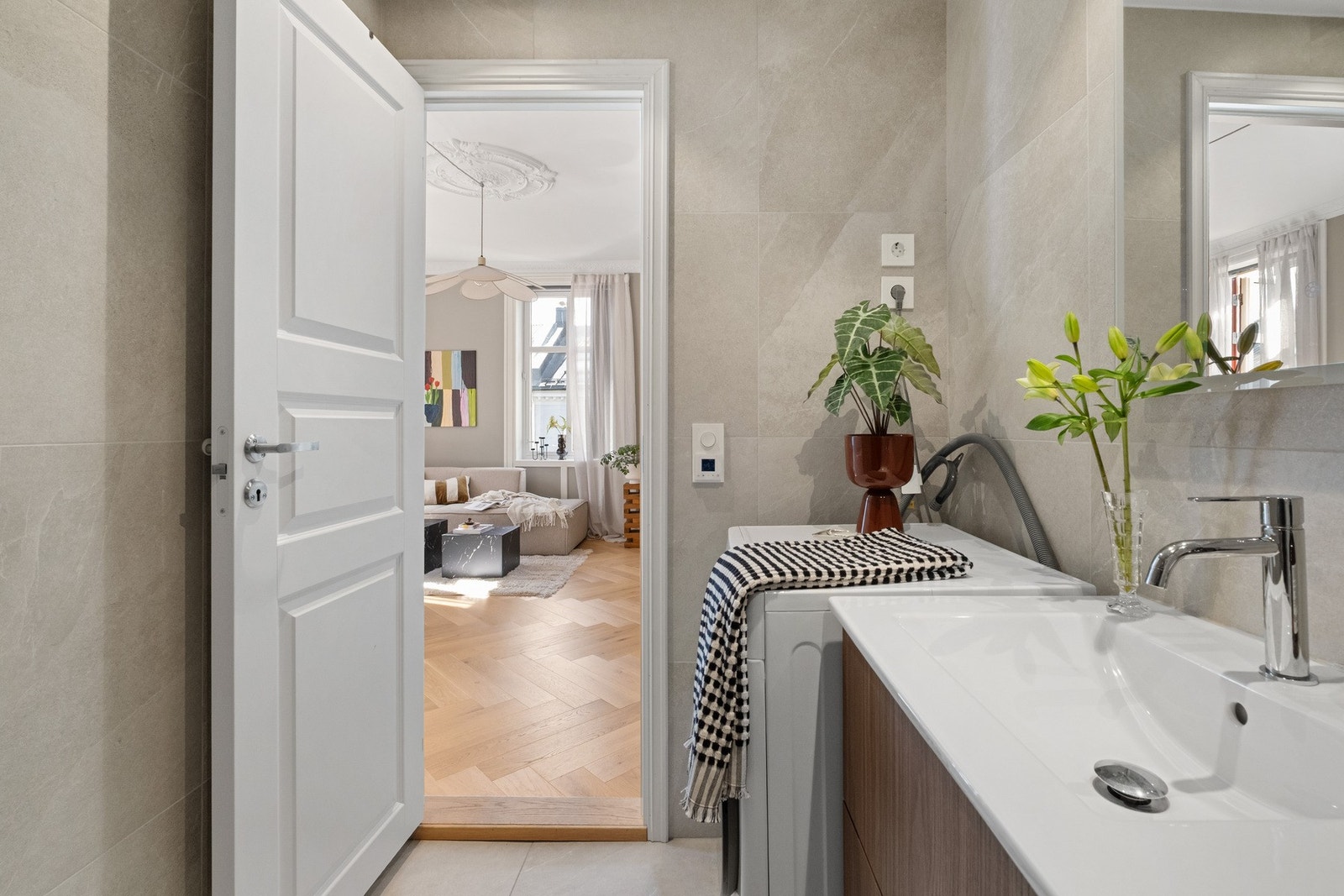 Badet er holdt i klassiske og tidløse farger. Galleribilde
