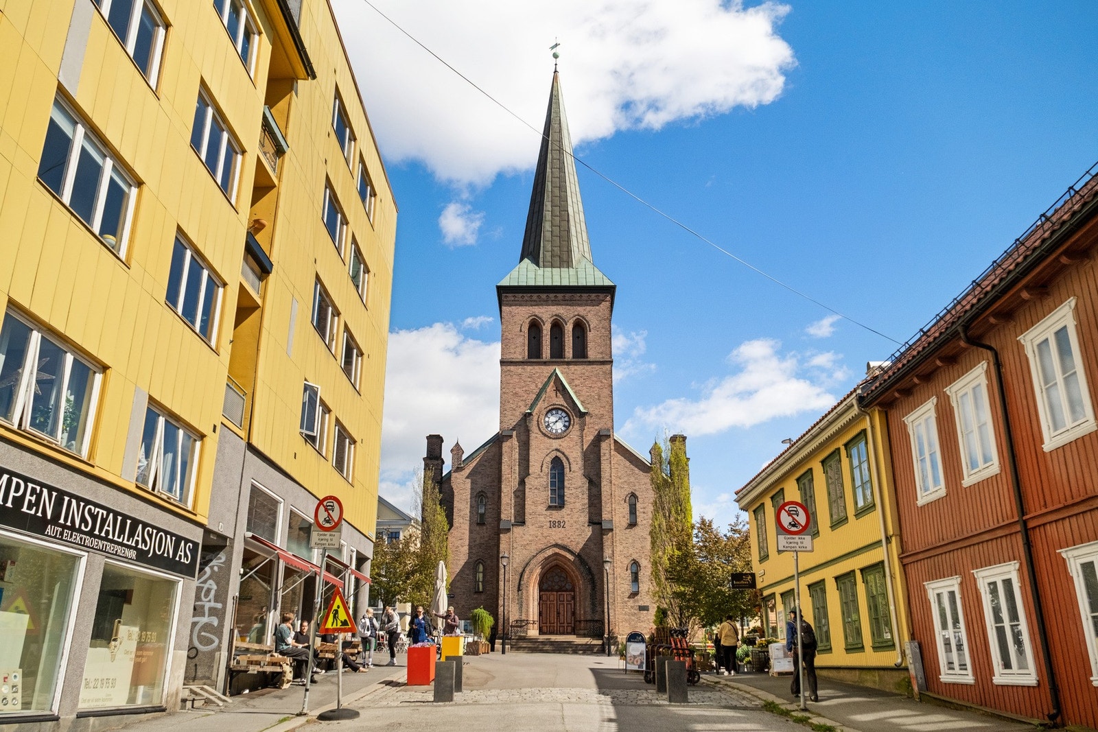 Idylliske Kampen og Kampen kirke ligger kort vei fra boligen. Galleribilde