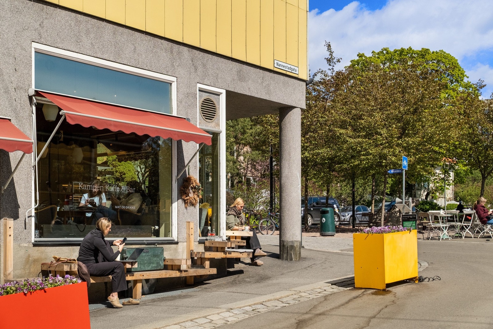 Det er kort vei til koselige parker og kafeer mm. Galleribilde