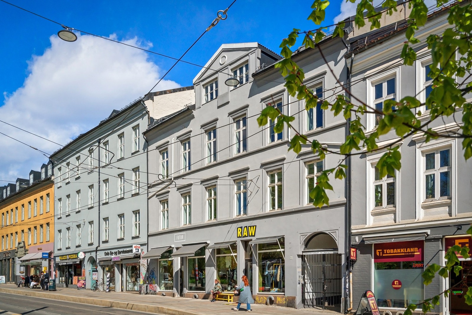 Fasade mot gate. Galleribilde