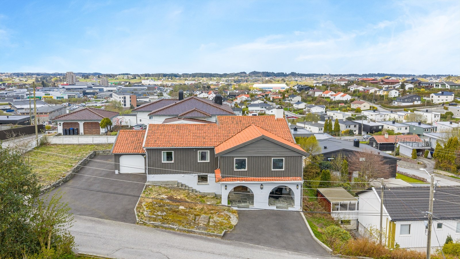 Kort avstand til Raglamyr, Norheim og flotte turområder ved Spannhelgeland og i Norheimskogen. Galleribilde