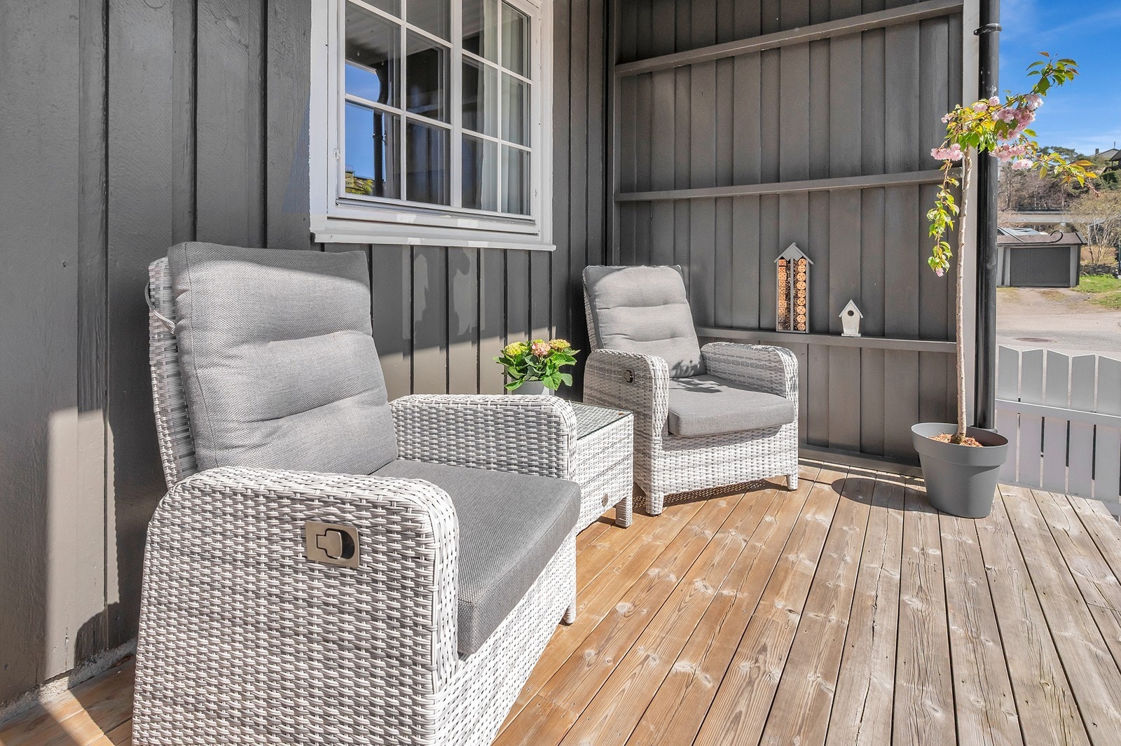 Her skinner solen store deler dagen. Galleribilde