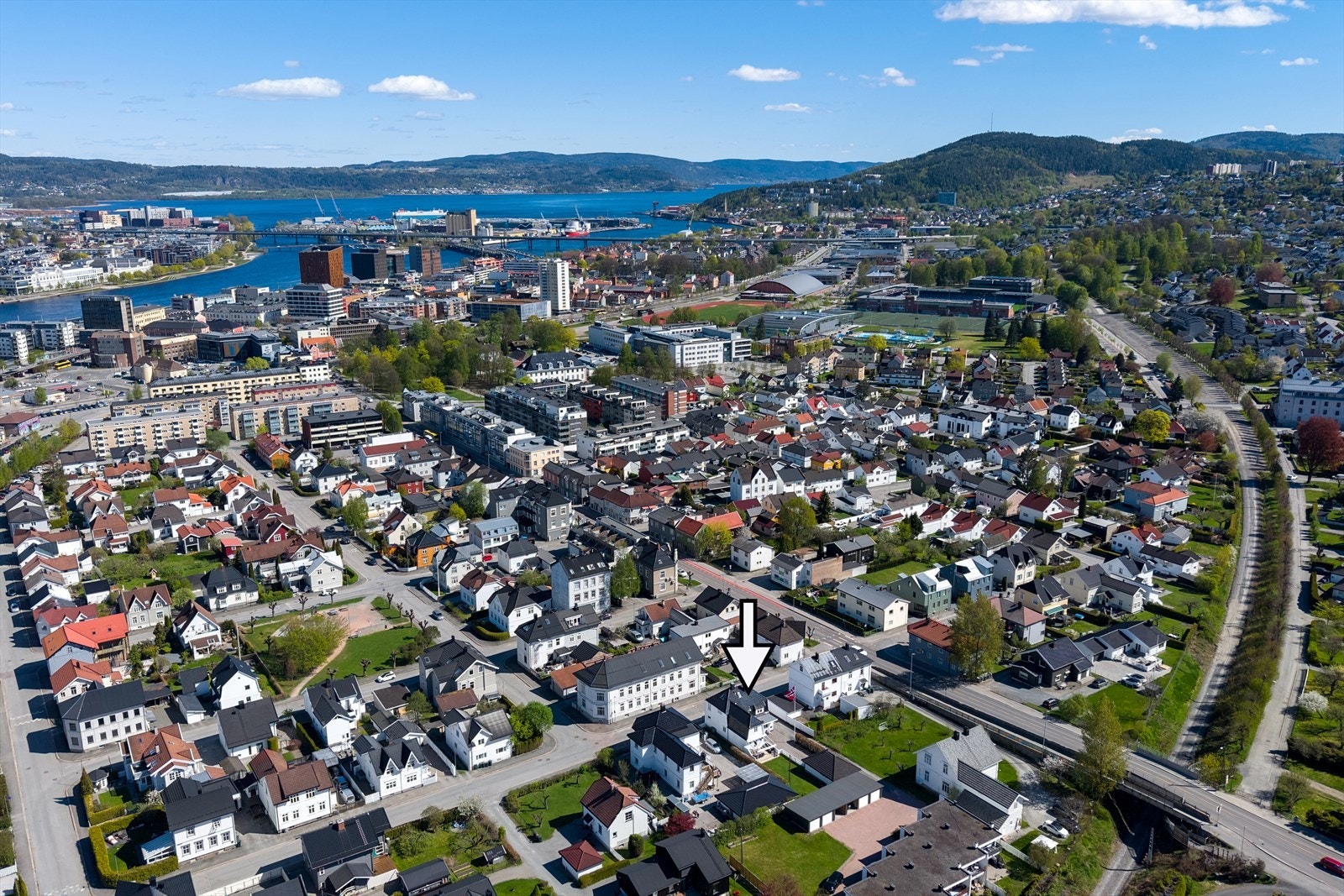 Boligen sogner til Danvik skolekrets, med kort vei til både skoler og barnehage Galleribilde