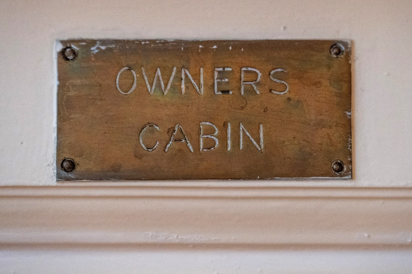 Detaljer fra kjellerens maritime innredning. (Ikke godkjent til varig opphold) Galleribilde