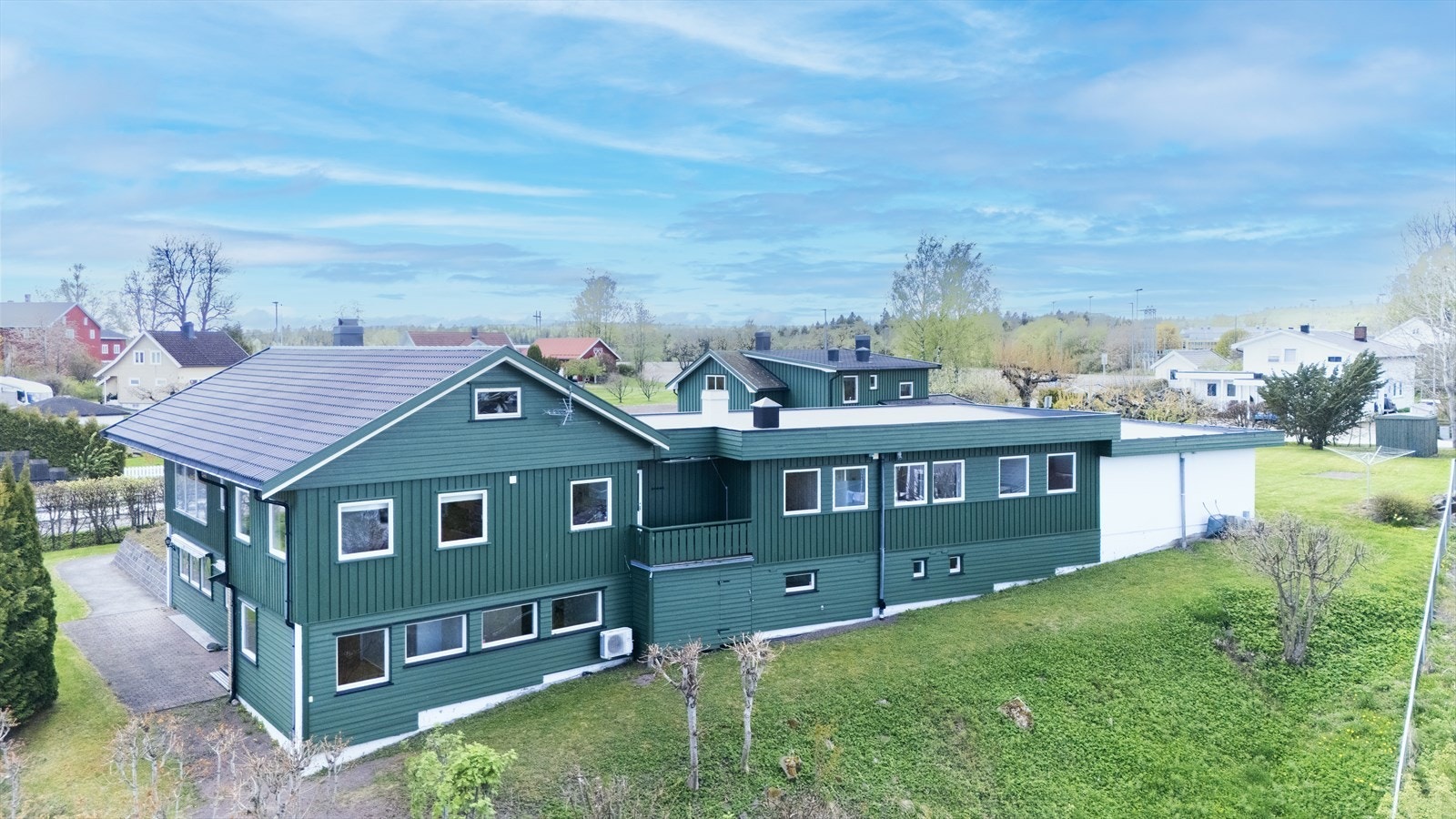 76 B er en stor og innholdsrik enebolig. Galleribilde
