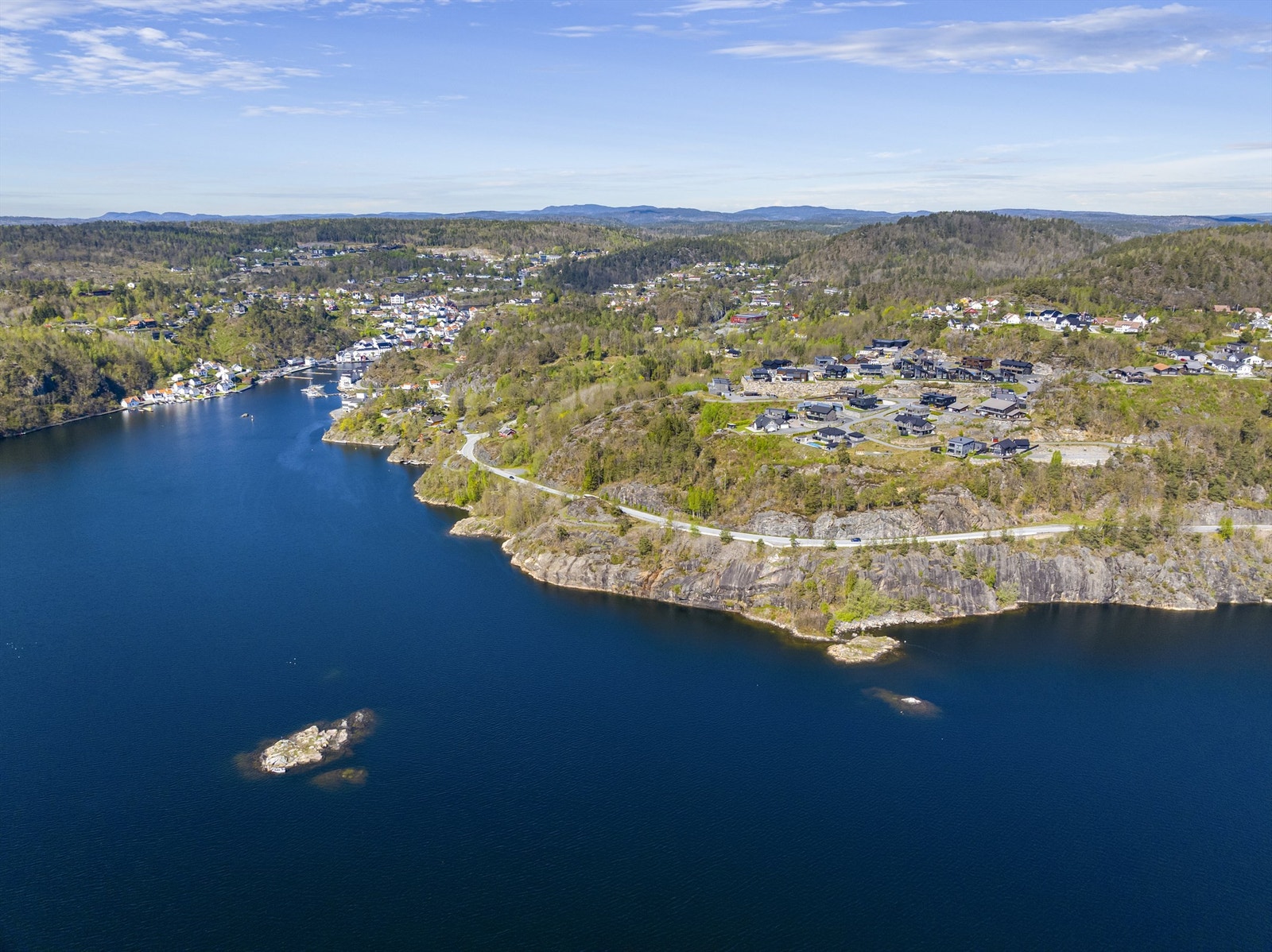 Sentrum og Tangenheia er ca. 15 minutter fra hverandra til fots. Galleribilde
