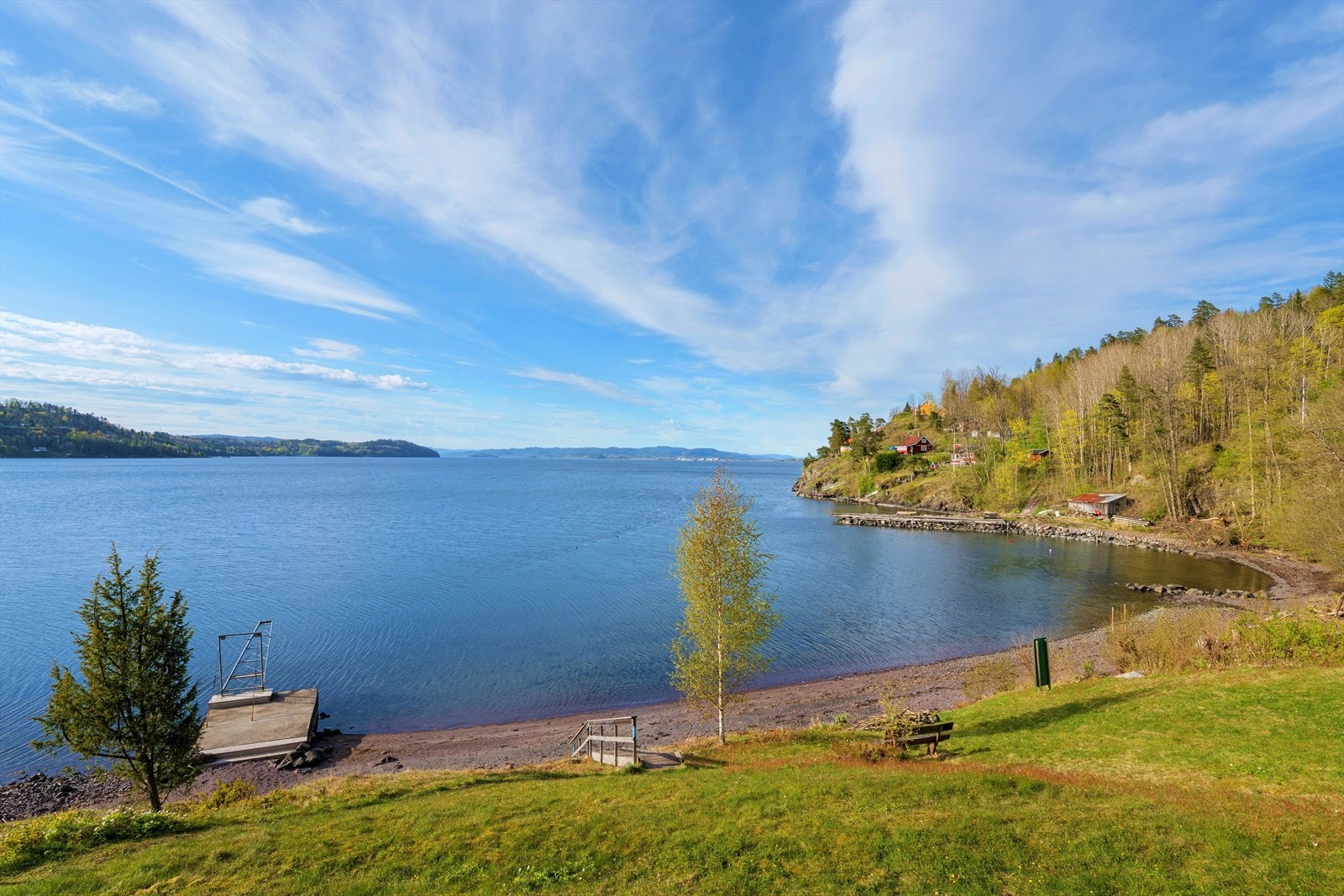 Det er ca. 200 m fra hytta til vannkanten Galleribilde