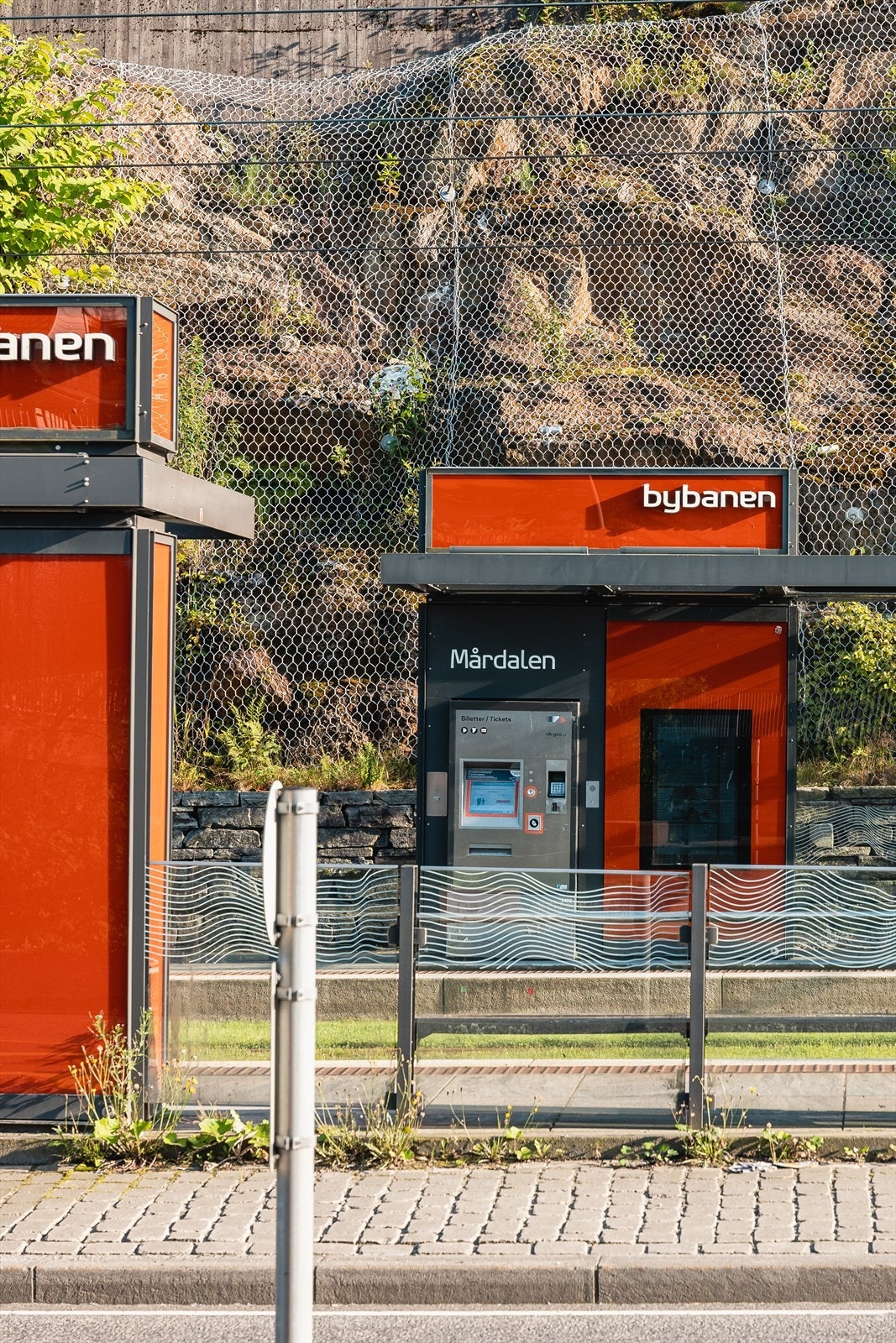 Mårdalen bybanestopp ligger kun to minutters gange fra leiligheten. Galleribilde