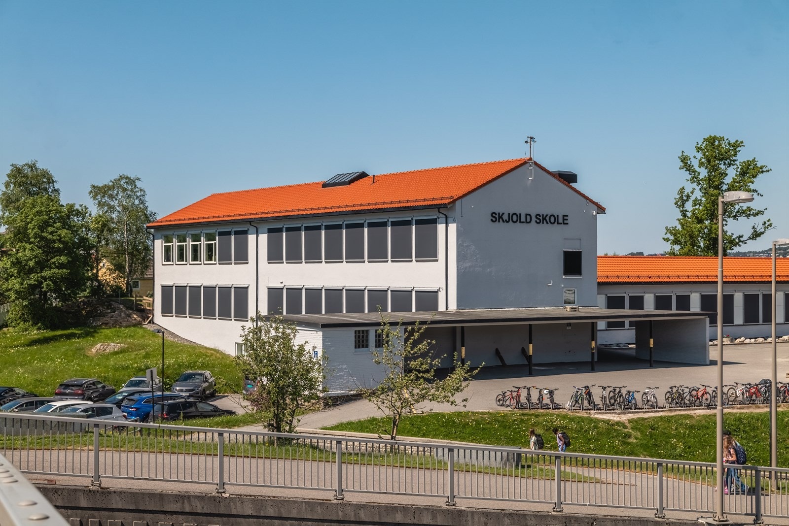Skjold skole for 1. til 7. trinn ligger innenfor en kort og trygg skolevei. Galleribilde