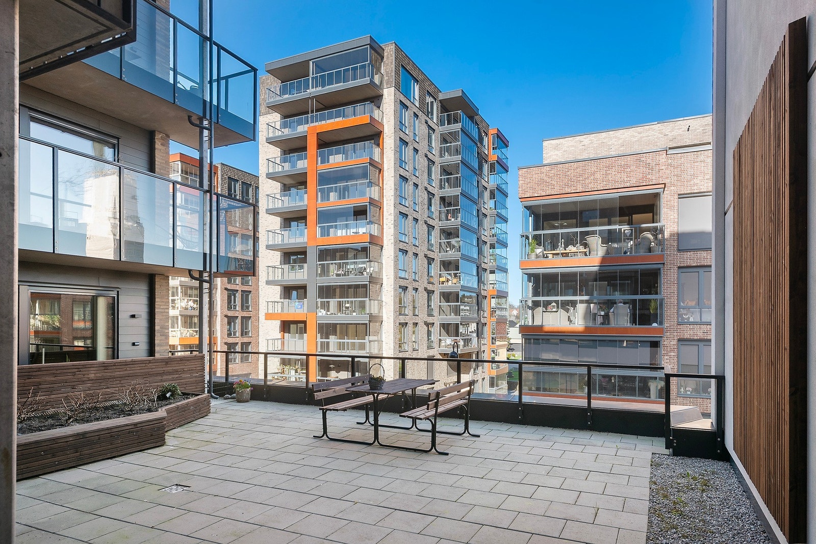 Borettslaget har også felles terrasse mot øst Galleribilde