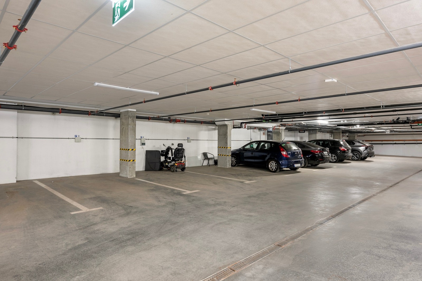 Det medfølger flott parkeringsplass i garasjekjeller Galleribilde
