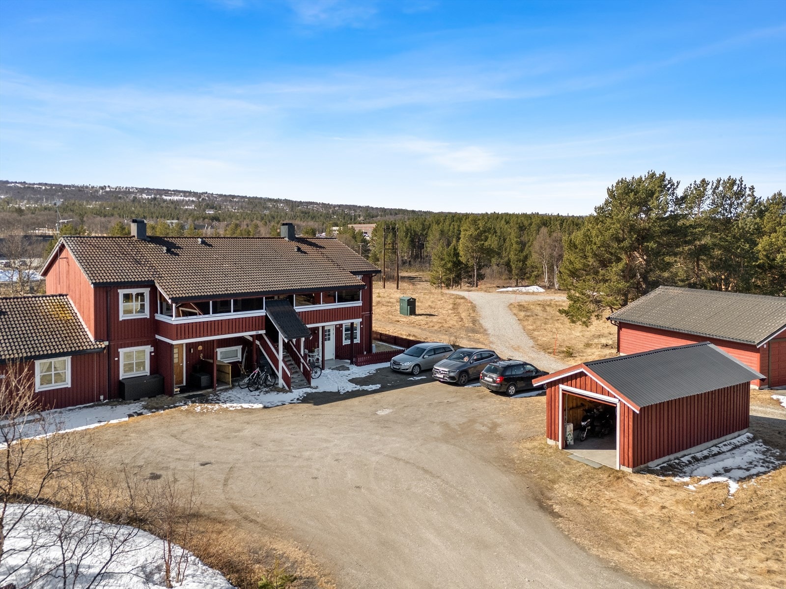 Leiligheten er en del av et lite sameie med totalt fem leiligheter. Galleribilde