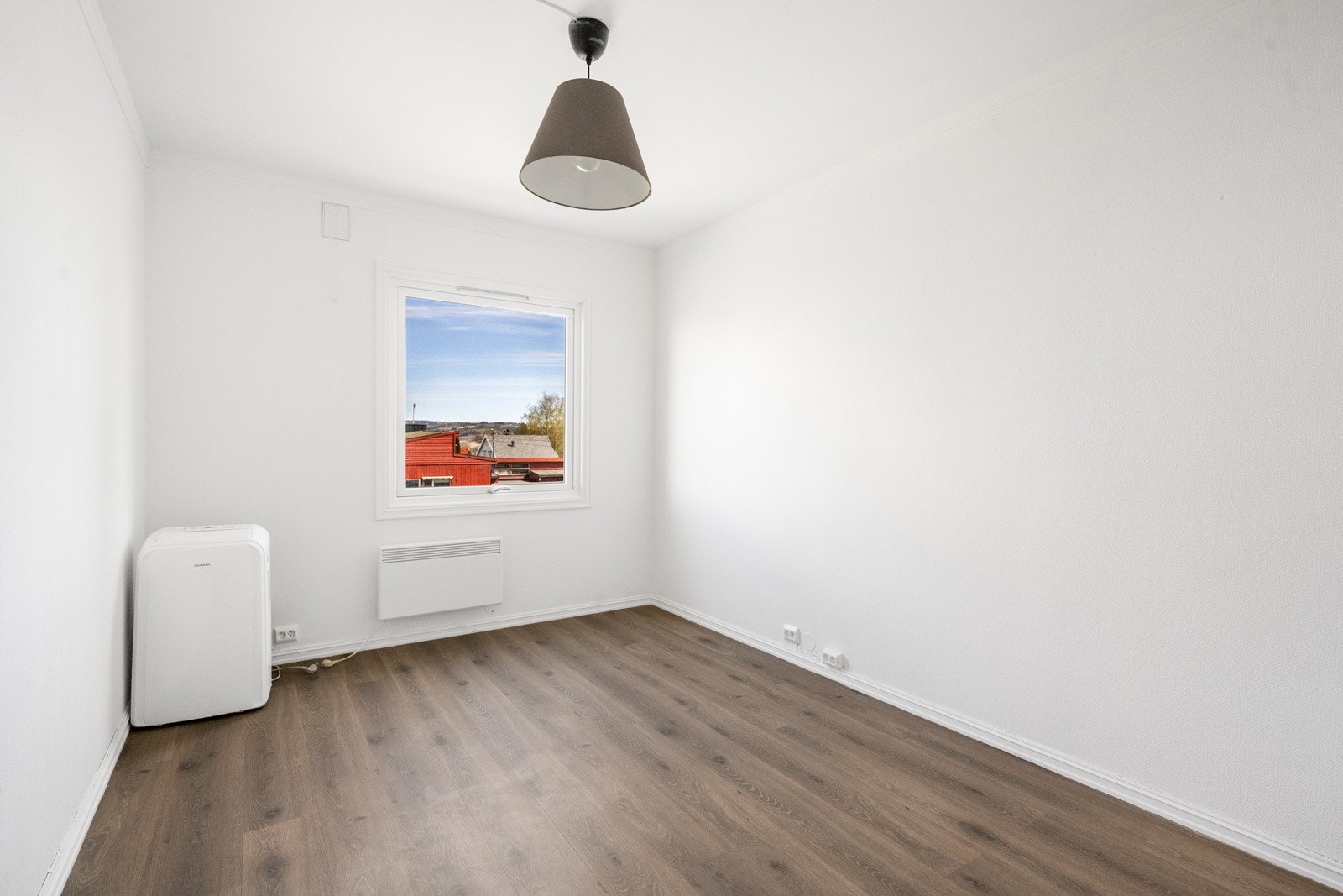 Hovedsoverommet har god plass til seng, samt god oppbevaringsplass. Galleribilde