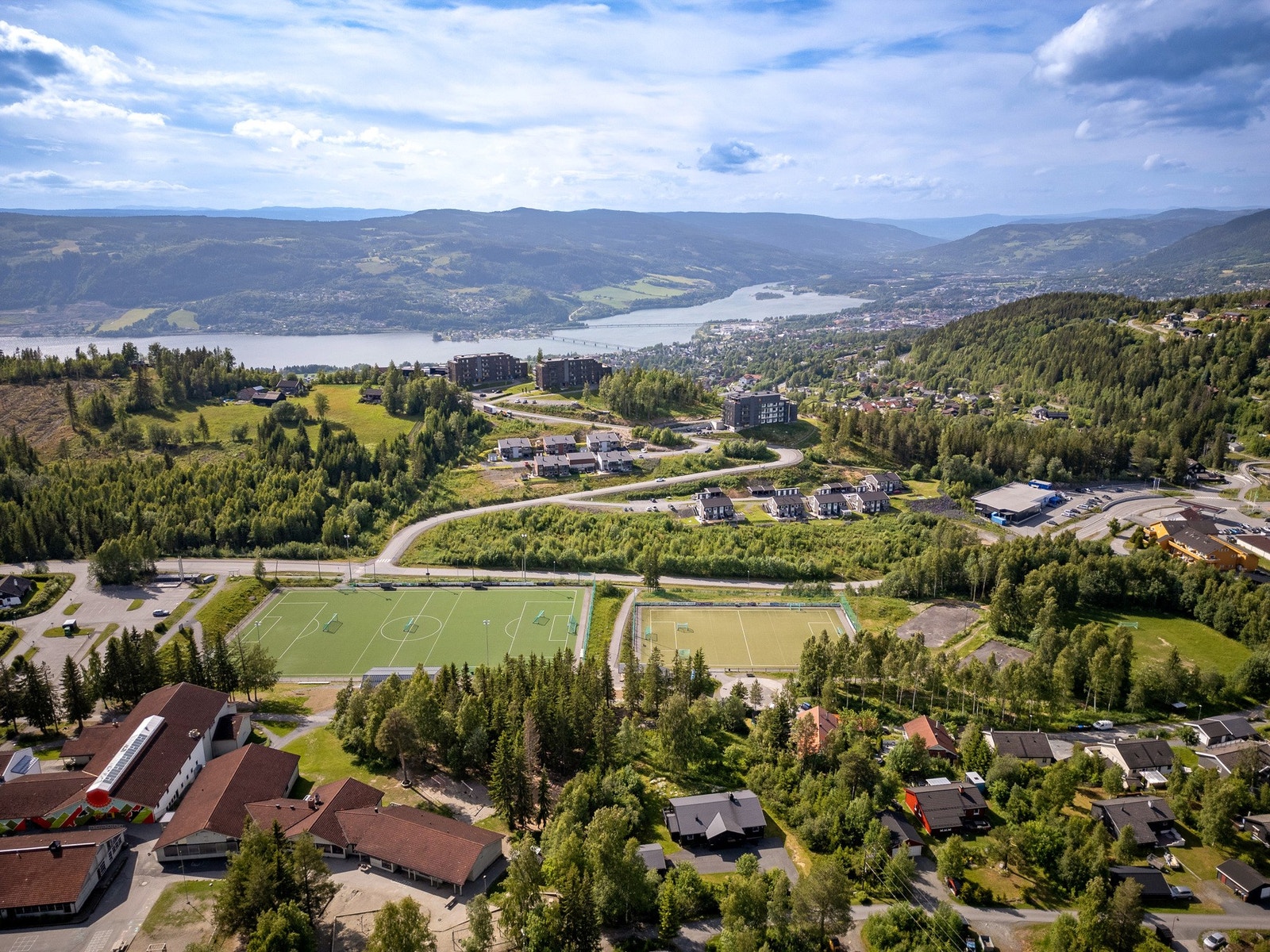 God beliggenhet med utsyn mot nærområdet, ca 10 min fra Lillehammer sentrum. Galleribilde