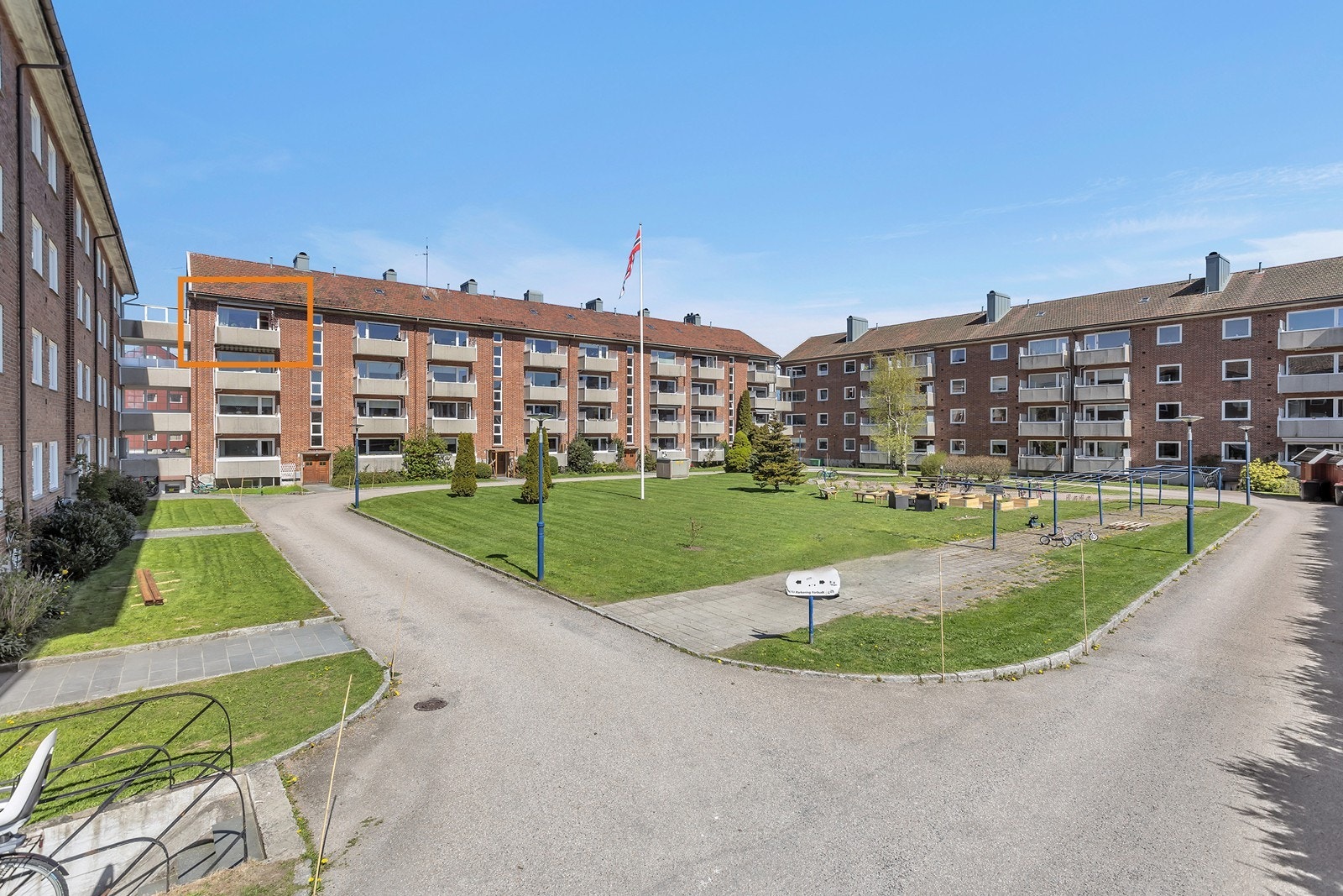 Store fine fellesarealer Galleribilde