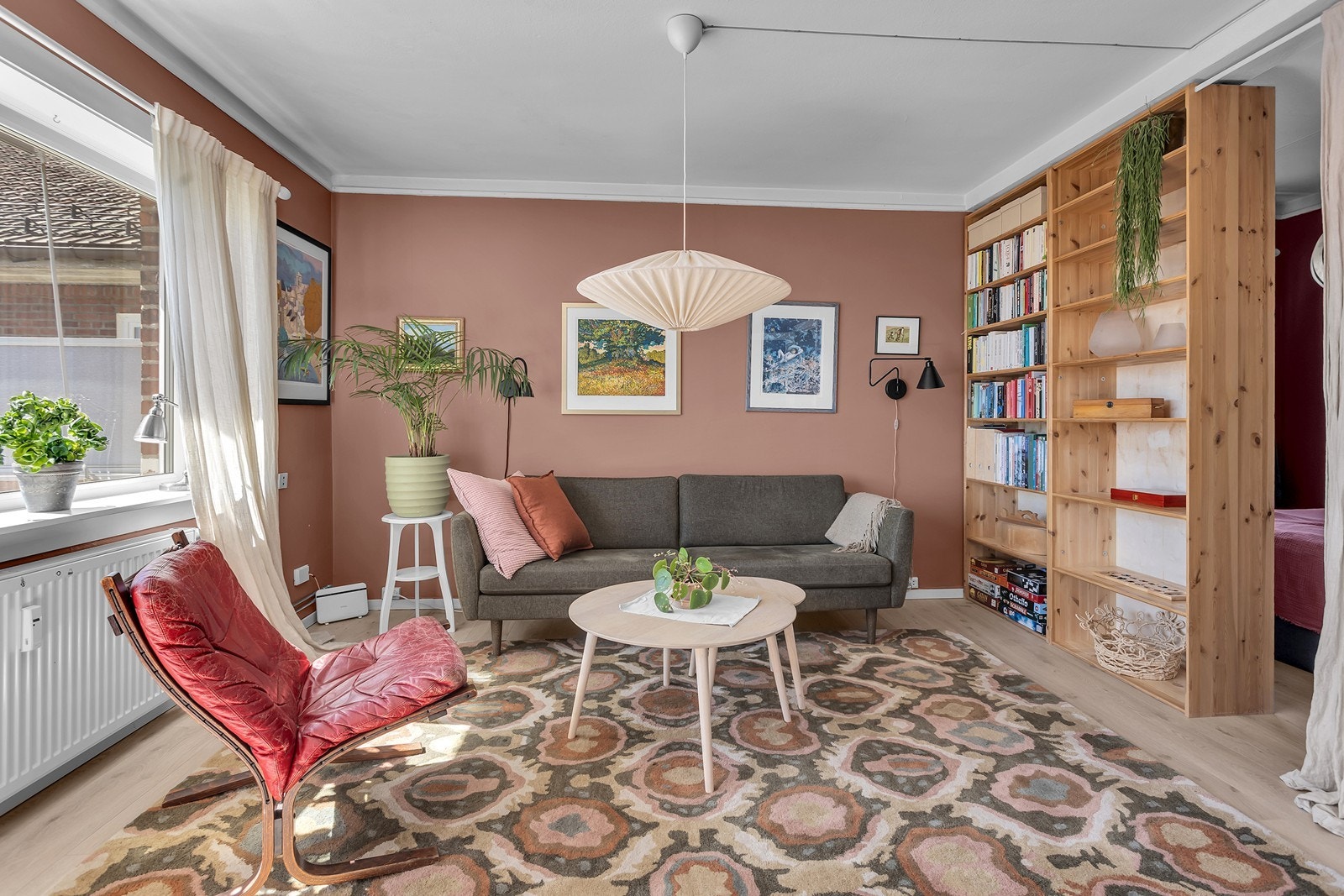 Stue med spisestue (brukes nå som sovealkove) Galleribilde