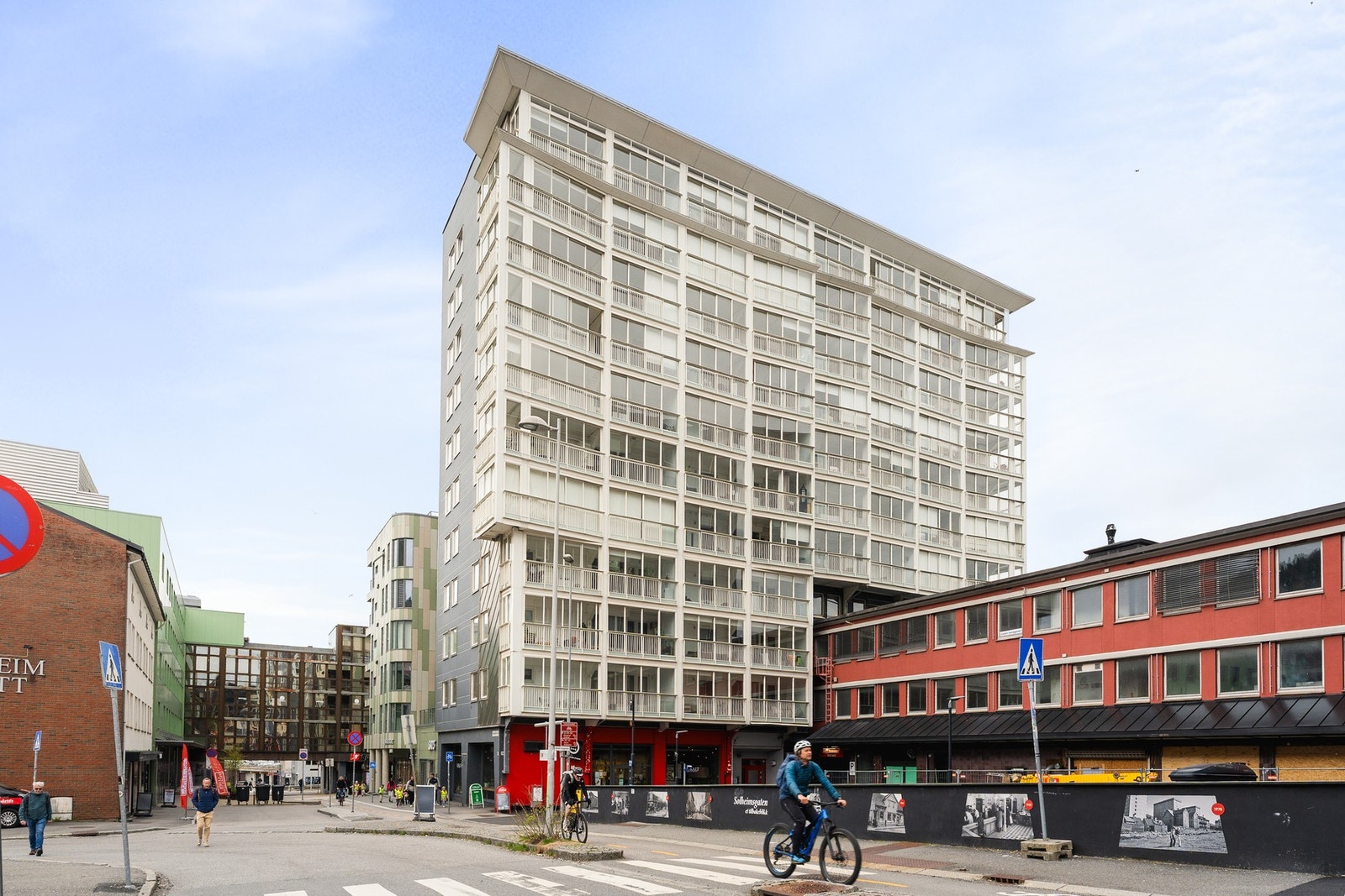 Borettslaget har 198 andeler fordelt på 4 blokker og har gjennomgått flere oppgraderinger den siste tiden. Galleribilde