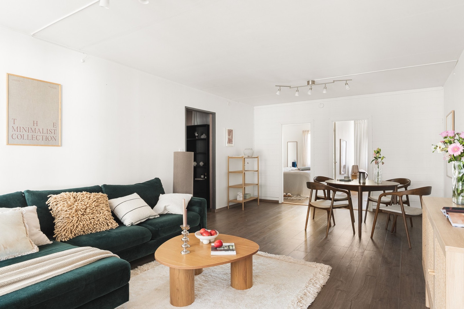 Stuen har 1-stavs laminat på gulv. Galleribilde