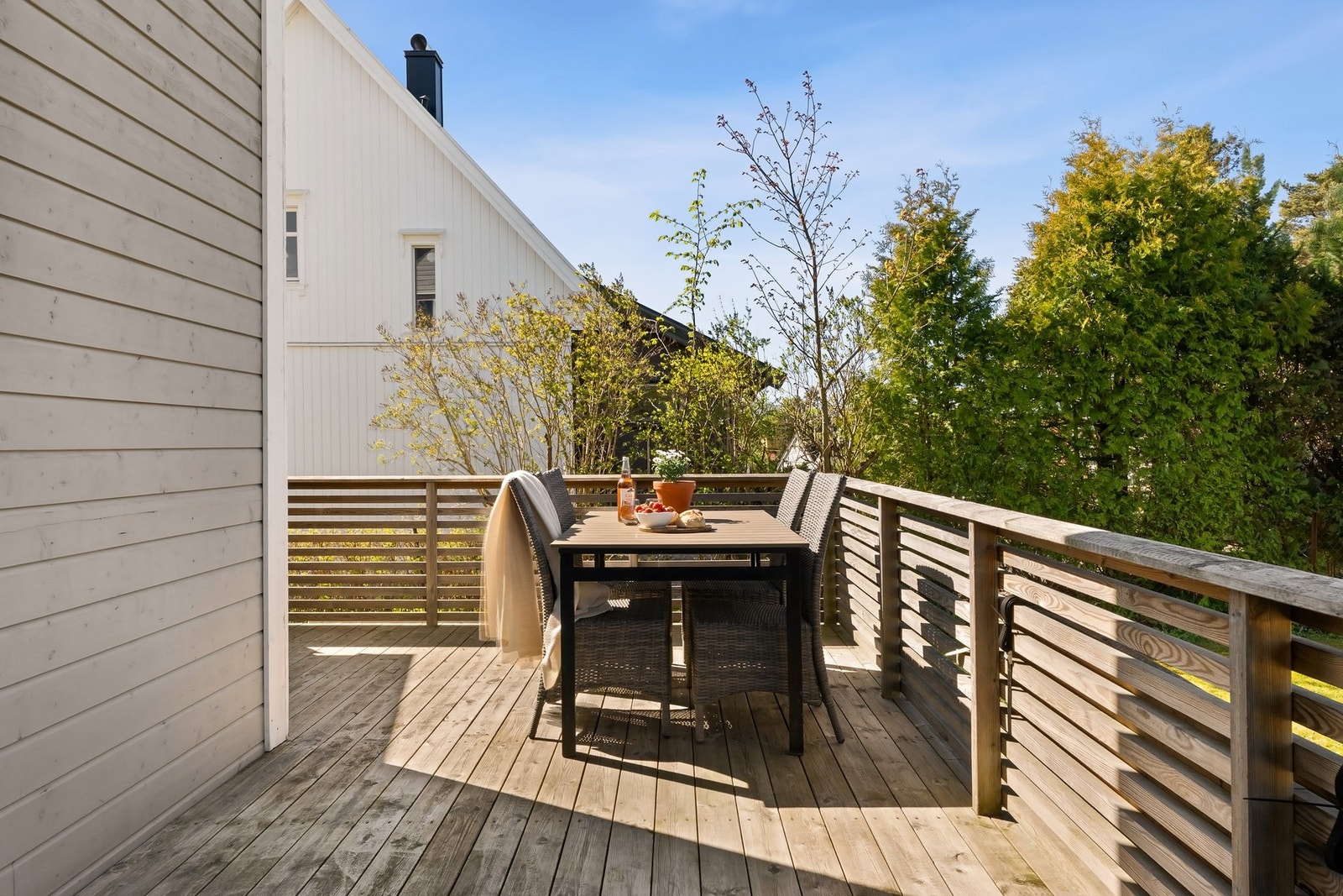 God plass til utemøblement. Galleribilde