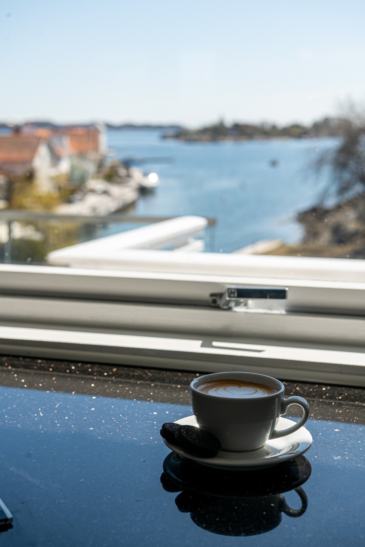 Nyt morgenkaffen med en fantastisk utsikt Galleribilde