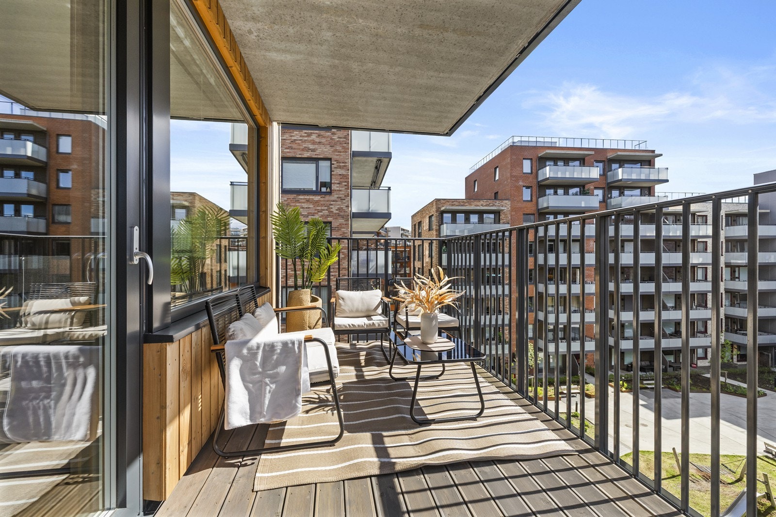 Her kan du nyte utsikten over de pent opparbeidede fellesarealene. Galleribilde