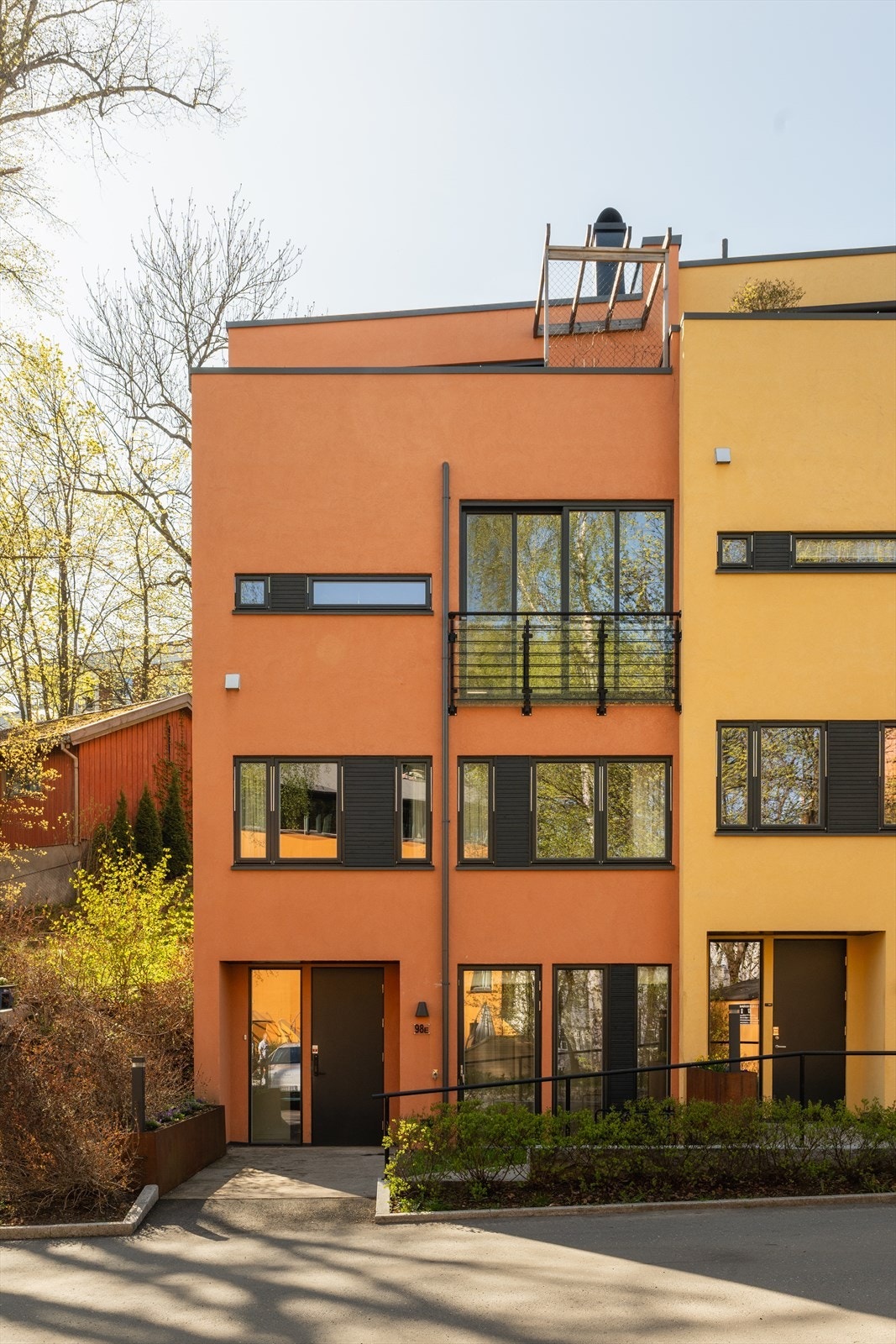 Lekkert townhouse tegnet av Mellbye arkitekter som ble nominert til Oslo Bys Arkitekturpris i 2019. Galleribilde