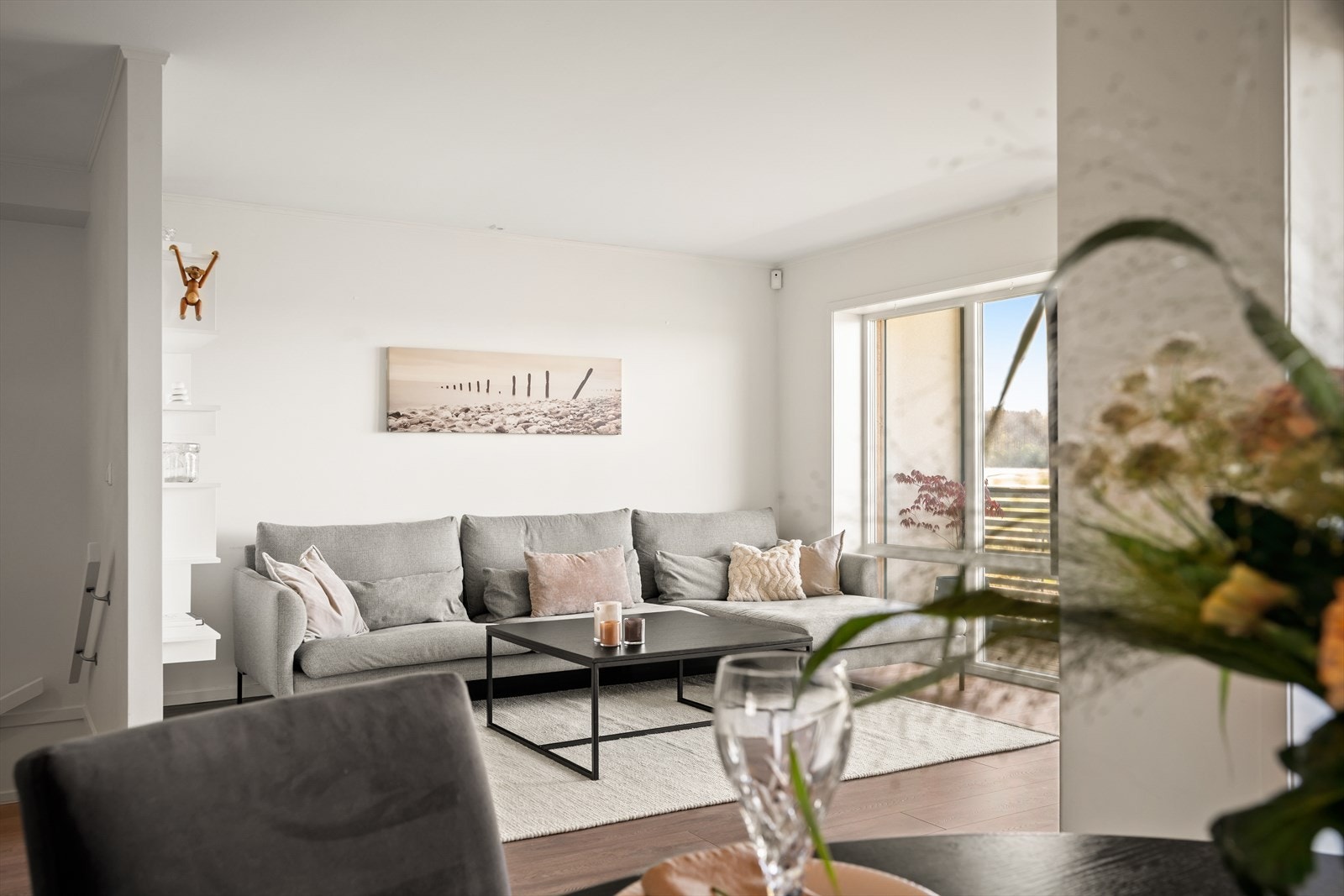 Utsikt fra spisestuen mot stuen. Galleribilde