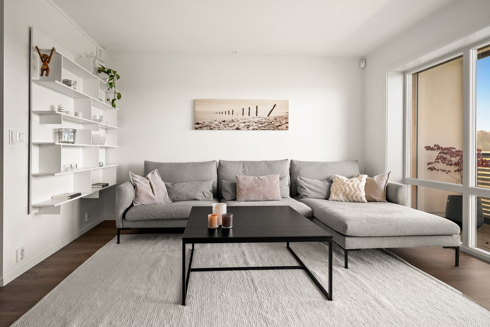 Boligen har balansert ventilasjon med varmegjenvinning, som sikrer et sunt og godt inneklima. Galleribilde