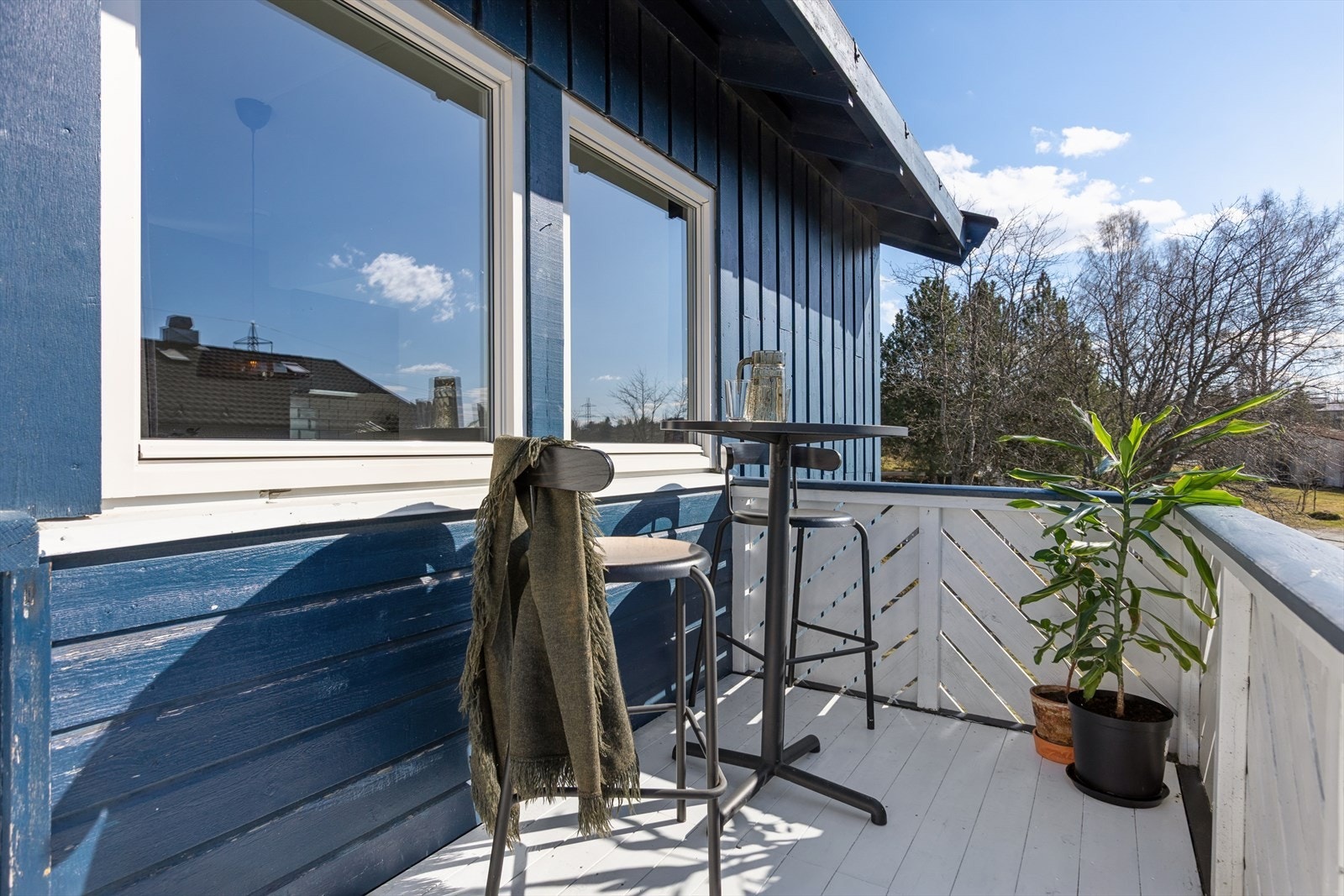 Balkongen er på ca. 5,5 kvm. Galleribilde