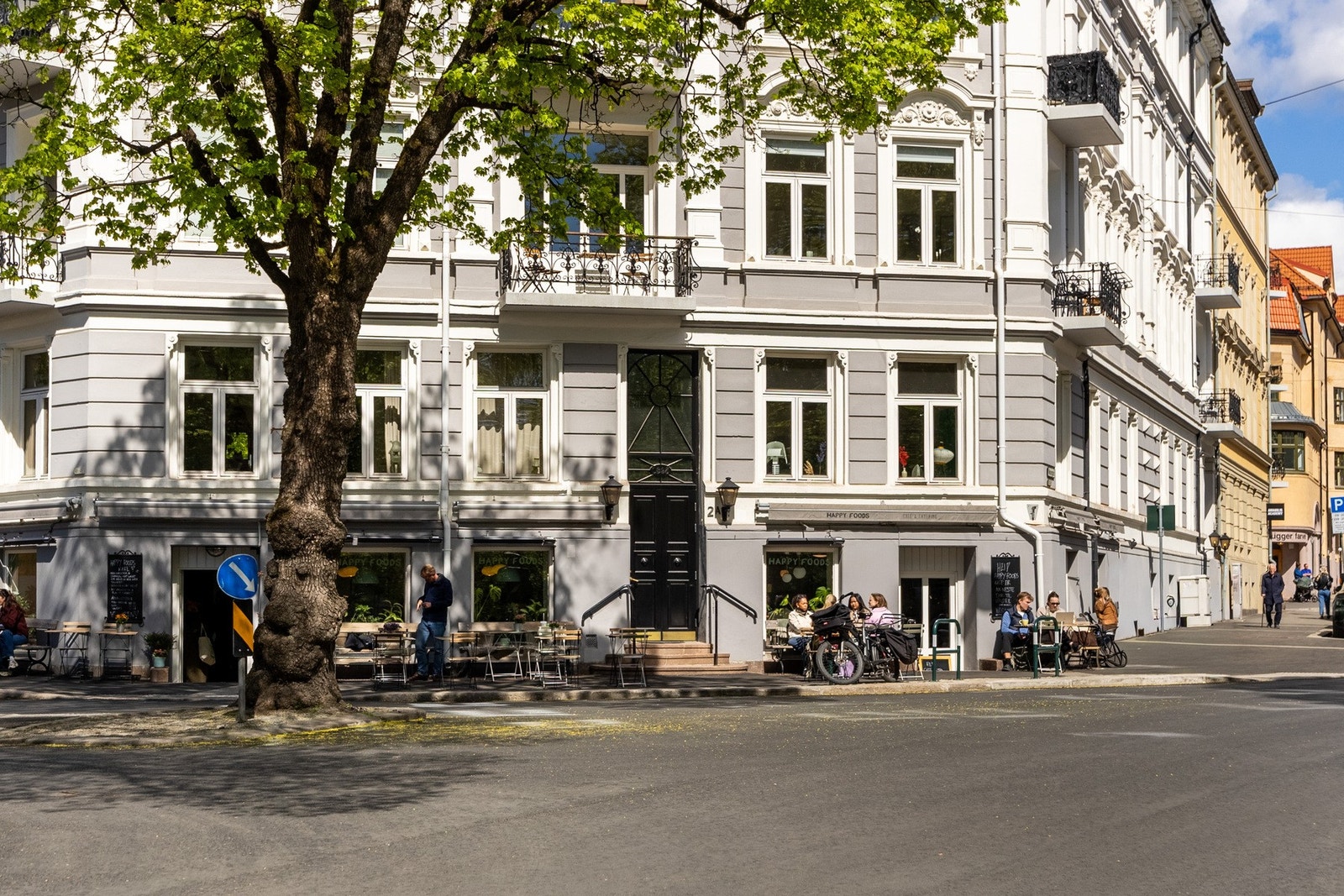 Steinkast unna populære Happy Foods med ren, fargerik og digg mat. Galleribilde