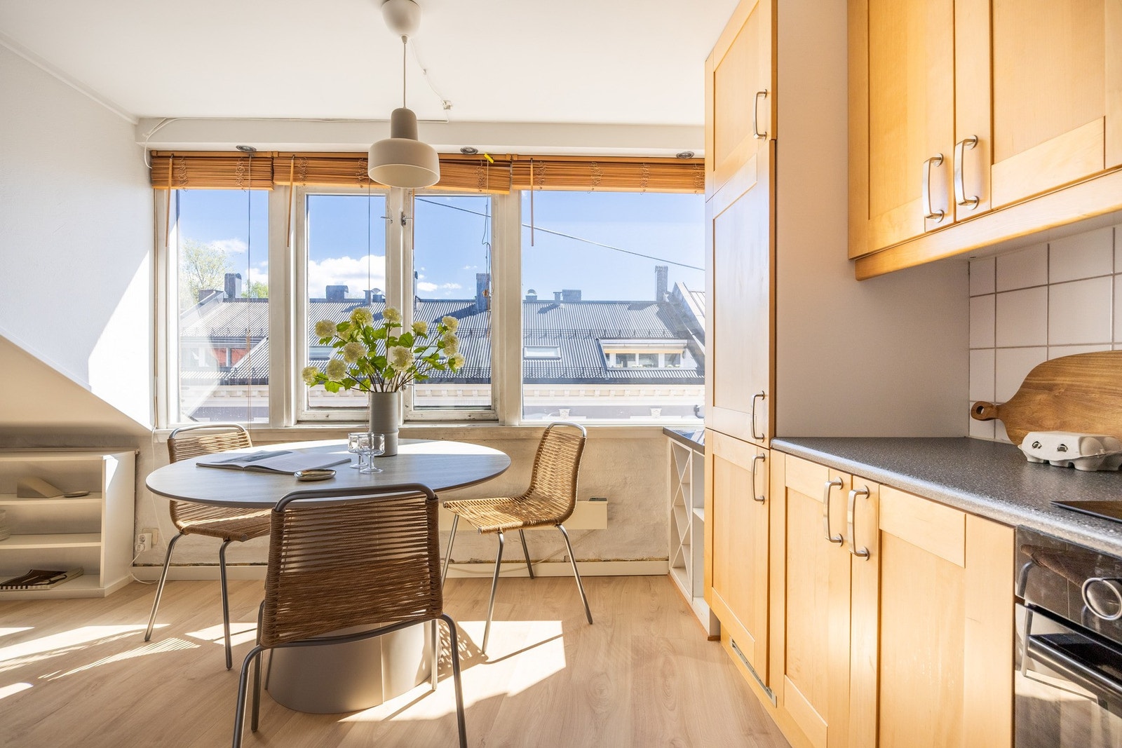Her har du en unik mulighet til å oppgradere en loftsleilighet og skape din egen drømmebolig. Galleribilde